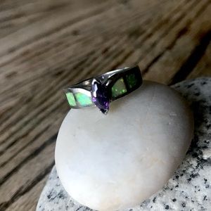 Sterling silver ring with amethyst and opal. S7